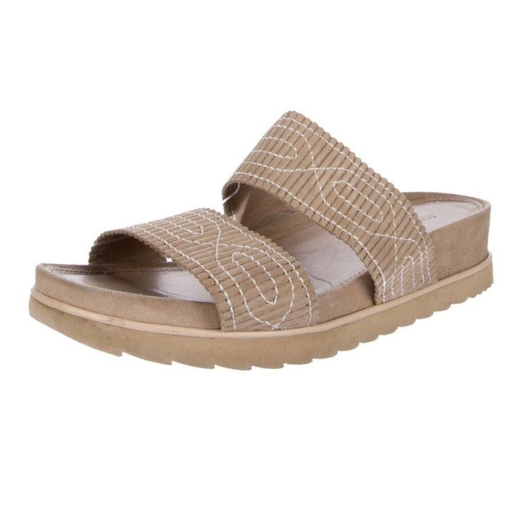 Donald Pliner Neutral Color Slides Size 10